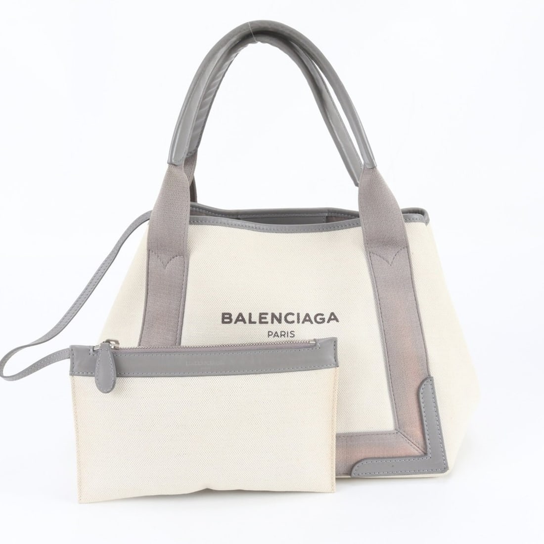 Balenciaga handbag with pouch, navy Cabas leather tote bag/handbag, 339933, gray, shoulder bag,: --- Catalog ---Category: SizeSize (HxWxD): 13cm x 40cm x 18cm / 5.11'' x 15.74'' x 7.08''Handle Length: 42cm / 16.53''Category: DesignType: Handbag, PouchColor: Gray, WhiteGender: WomenMaterial: Leath
