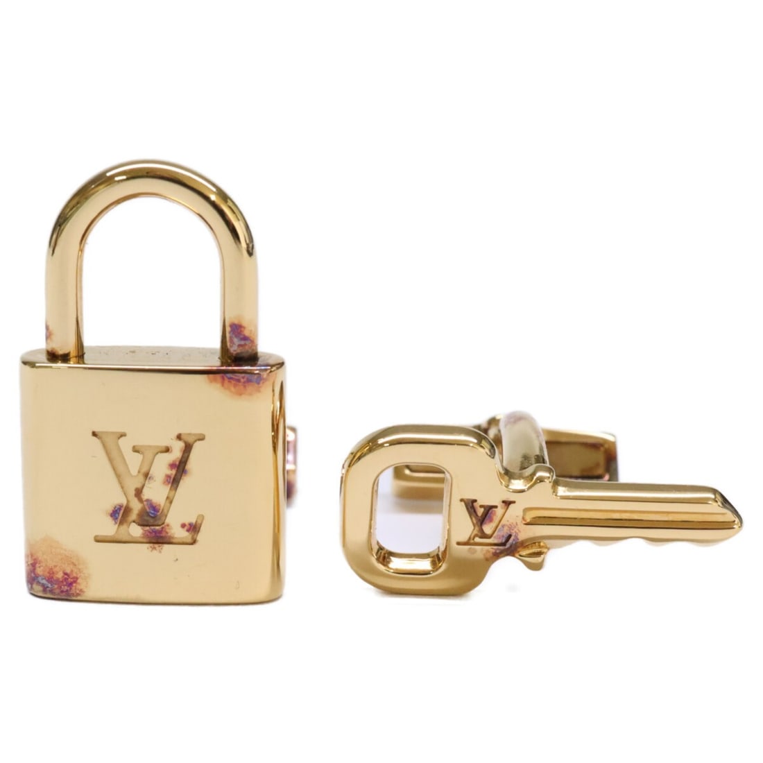 LOUIS VUITTON Louis Vuitton Key and Padlock Motif Cufflinks Gold Men's: --- Catalog ---Category: DesignType: CufflinksColor: GoldGender: MenMaterial: Silver 925Category: GeneralBrand: Louis Vuitton--- Item List ---Section: ConditionRanking: Rank AB Used - Traces of usage,