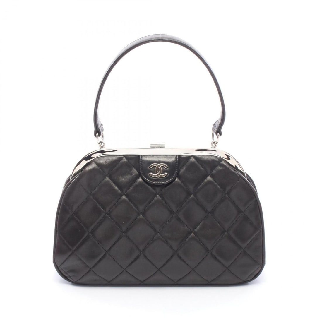 Chanel Matelassé Clasp Handbag, Lambskin Leather, Women's, Black: --- Catalog ---Category: SizeSize (HxWxD): 17cm x 24.5cm x 5.5cm / 6.69'' x 9.64'' x 2.16''Handle Length: 33.5cm / 13.18''Category: DesignType: HandbagColor: BlackGender: WomenClosure: Ball claspMater