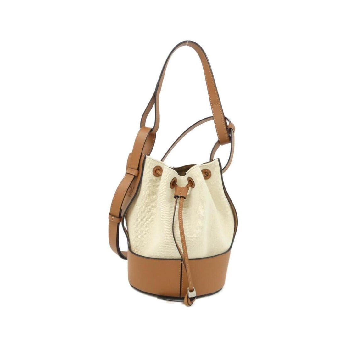 Loewe Balloon Small A710C31X66 Shoulder Bag: --- Catalog ---Category: SizeWeight: 550g / 1.21lb.Size (HxWxD): 23cm x 18cm x 13cm / 9.05'' x 7.08'' x 5.11''Strap Length: 100cm - 115cm / 39.36'' - 45.27''Handle Length: 45cm / 17.71''Category: Desi