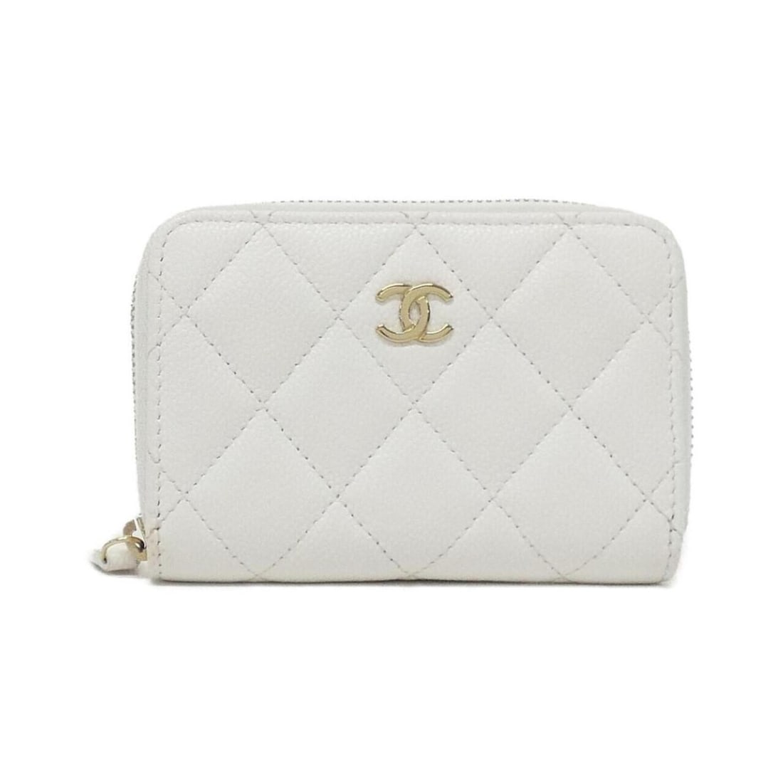 Chanel Timeless Classic Line AP0216 Wallet/Coin Case: --- Catalog ---Category: SizeSize (HxWxD): 8cm x 11cm x 2cm / 3.14'' x 4.33'' x 0.78''Category: DesignType: Coin purse/coin caseColor: WhiteGender: WomenMaterial: Grained Calfskin Category: GeneralMPN