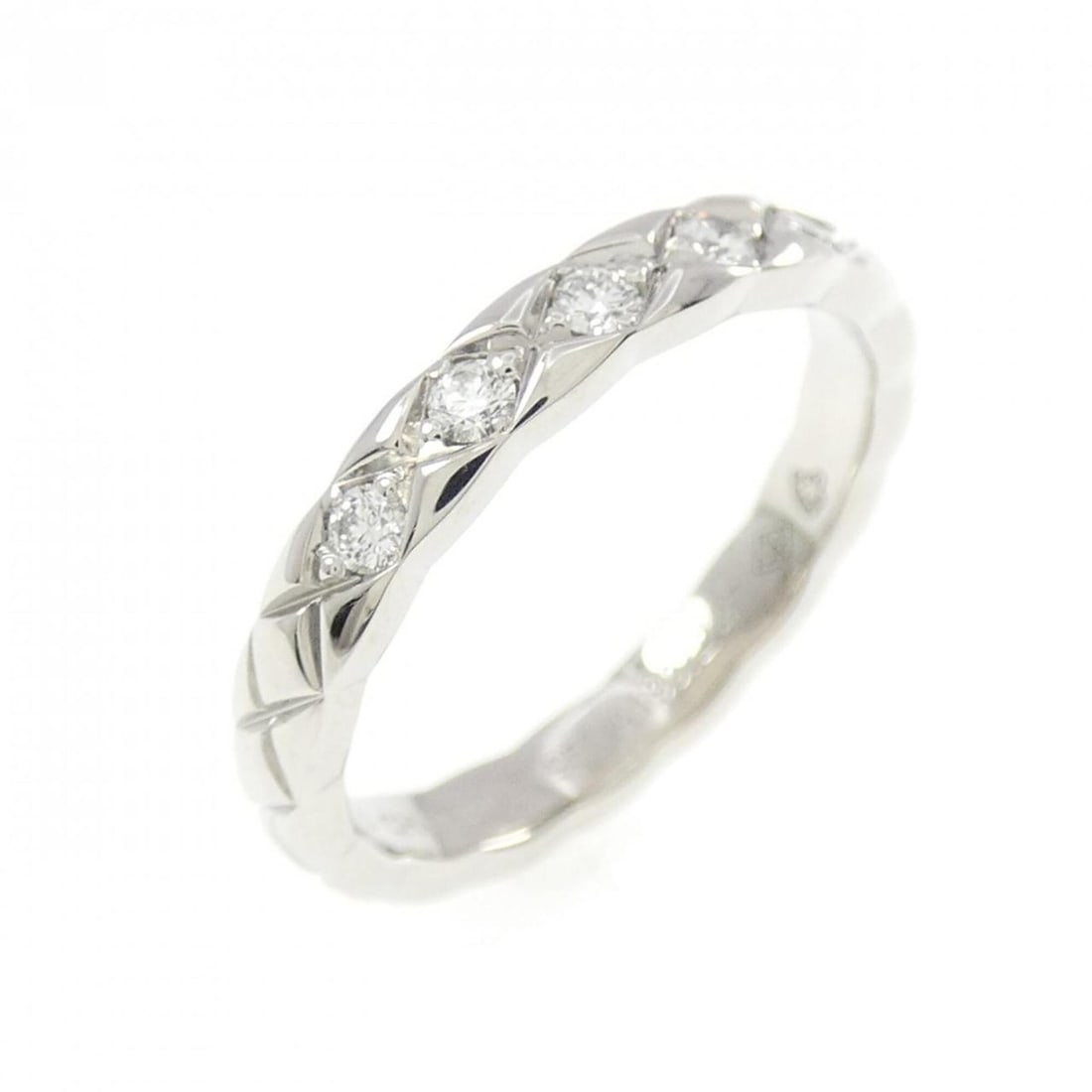 Chanel Coco Crush Small 5P Ring: --- Catalog ---Category: SizeJP Size: 7US Size: 4Category: DesignType: Band ringColor: SilverGender: WomenMaterial: Platinum 950Category: GeneralBrand: Chanel--- Item List ---Section: ConditionRanking