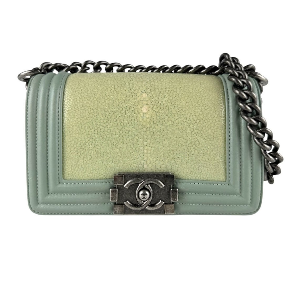 Chanel Boy Shoulder Bag, Leather, Galuchat, Green, Women's, z9311: --- Catalog ---Category: SizeSize (HxWxD): 14cm x 19cm x 7cm / 5.51'' x 7.48'' x 2.75''Category: DesignType: Shoulder bagColor: GreenGender: WomenMaterial: Leather Category: GeneralBrand: ChanelCountr