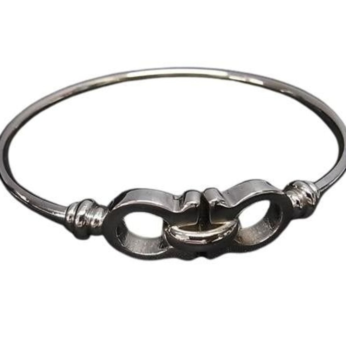 SALVATORE FERRAGAMO Ferragamo Bracelet Bangle Double Gancini Silver Metal Women's: --- Catalog ---Category: SizeLength: 19cm / 7.48''Category: DesignType: BangleColor: SilverGender: WomenMaterial: MetalCategory: GeneralBrand: Salvatore FerragamoCountry of Origin: Italy--- Item List 