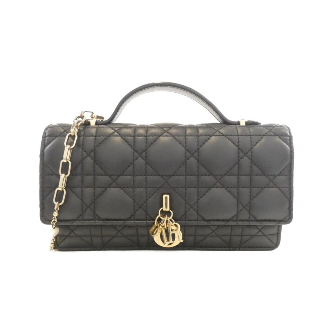 Christian Dior My Mini S0980ONMJ Handbag: --- Catalog ---Category: SizeSize (HxWxD): 11cm x 21cm x 4cm / 4.33'' x 8.26'' x 1.57''Category: DesignType: HandbagColor: BlackGender: WomenMaterial: Leather Category: GeneralMPN: S0980ONMJBrand: Chr