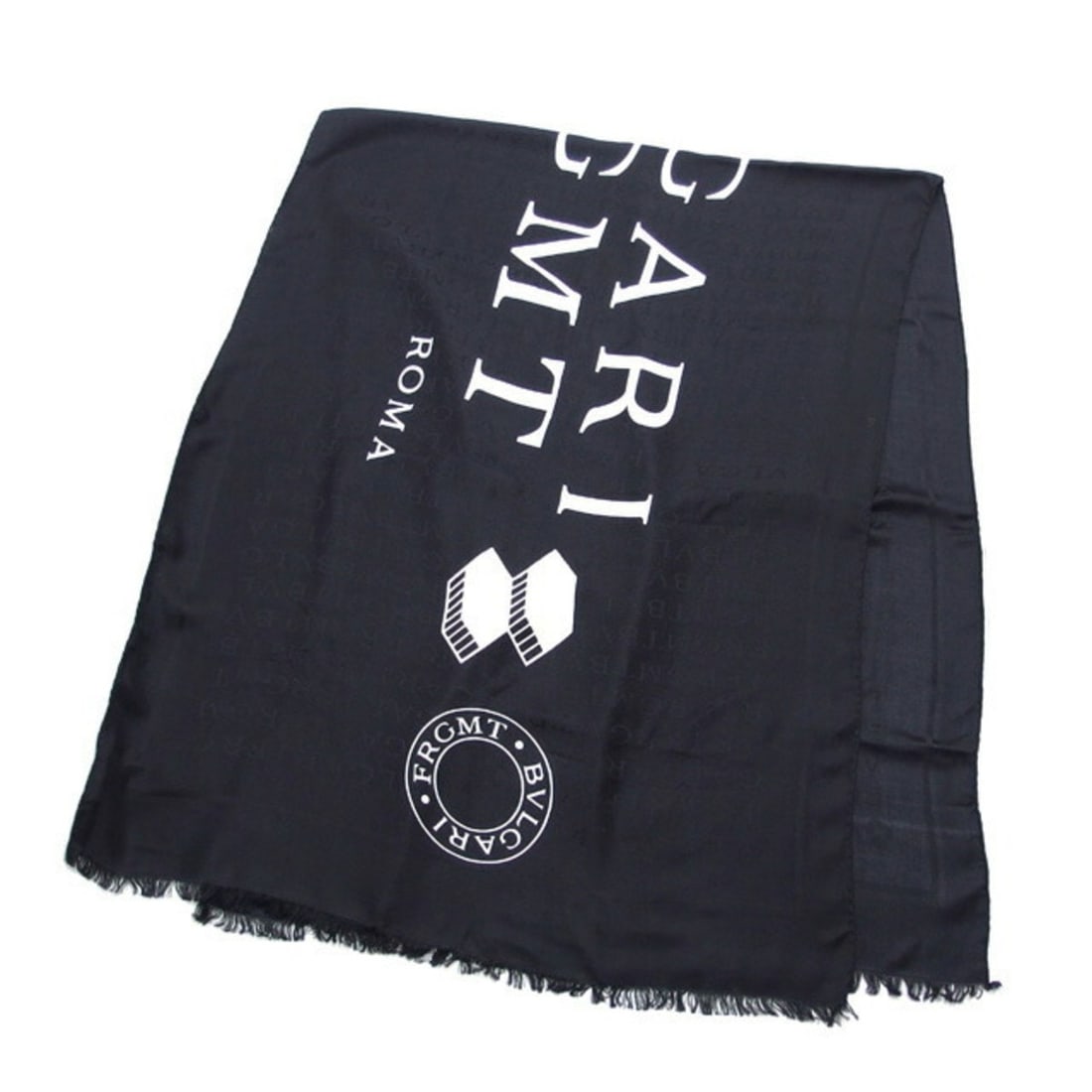 Bvlgari x Fragment Hiroshi Fujiwara Collaboration BB Large Stole Scarf: --- Catalog ---Category: SizeSize (LxW): 1.98m x 72cm / 77.95'' x 28.34''Category: DesignType: StoleColor: Black, WhiteGender: Men,Women,UnisexMaterial: Silk 60%, Wool 40%Category: GeneralBrand: Bvlga
