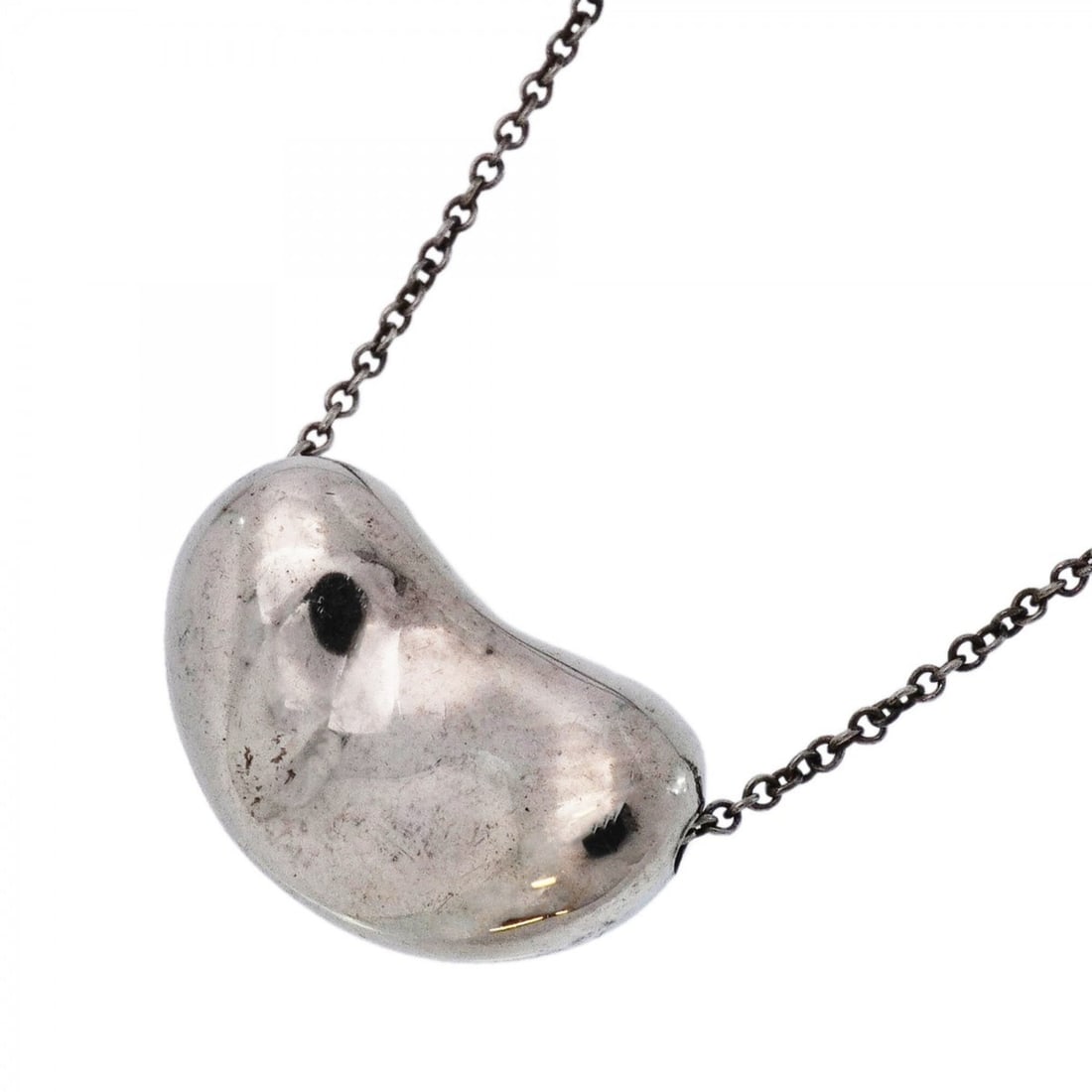 Tiffany & Co. Bean Necklace, Sterling Silver 925, Women's: --- Catalog ---Category: SizePendant Size: 11.7mm x 19mm / 0.46'' x 0.74''Neck Circumference: 40.5 cm / 15.94''Category: DesignGender: WomenMaterial: Silver 925Necklace Type: NecklaceCategory: General