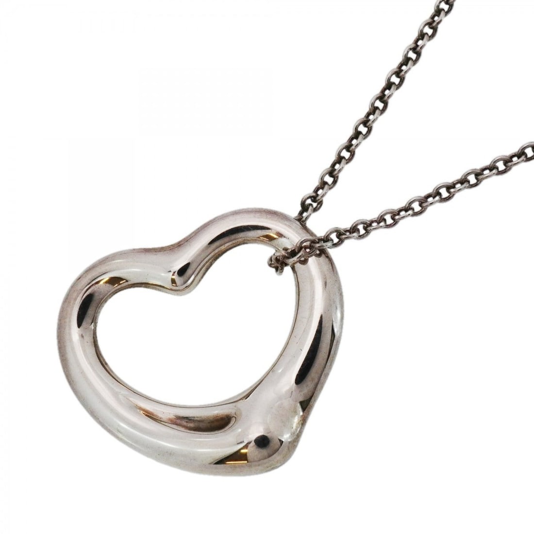 Tiffany & Co. Heart Necklace, Sterling Silver 925, Women's: --- Catalog ---Category: SizePendant Size: 19.7mm x 22.4mm / 0.77'' x 0.88''Neck Circumference: 40.5 cm / 15.94''Category: DesignGender: WomenMaterial: Silver 925Necklace Type: NecklaceCategory: Gener