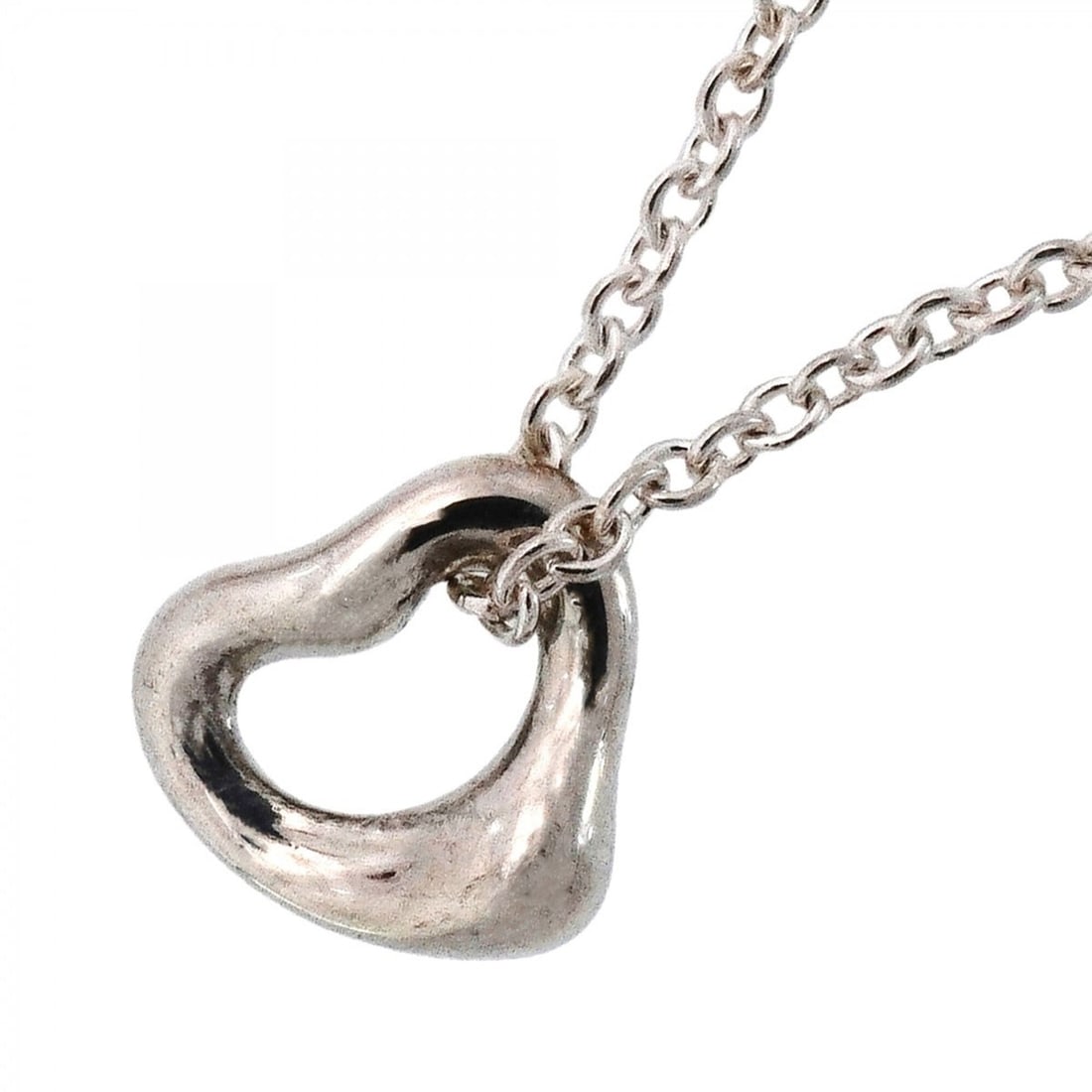 Tiffany & Co. Heart Necklace, Sterling Silver 925, Women's: --- Catalog ---Category: SizePendant Size: 6.4mm x 7mm / 0.25'' x 0.27''Neck Circumference: 40.5 cm / 15.94''Category: DesignGender: WomenMaterial: Silver 925Necklace Type: NecklaceCategory: GeneralBr