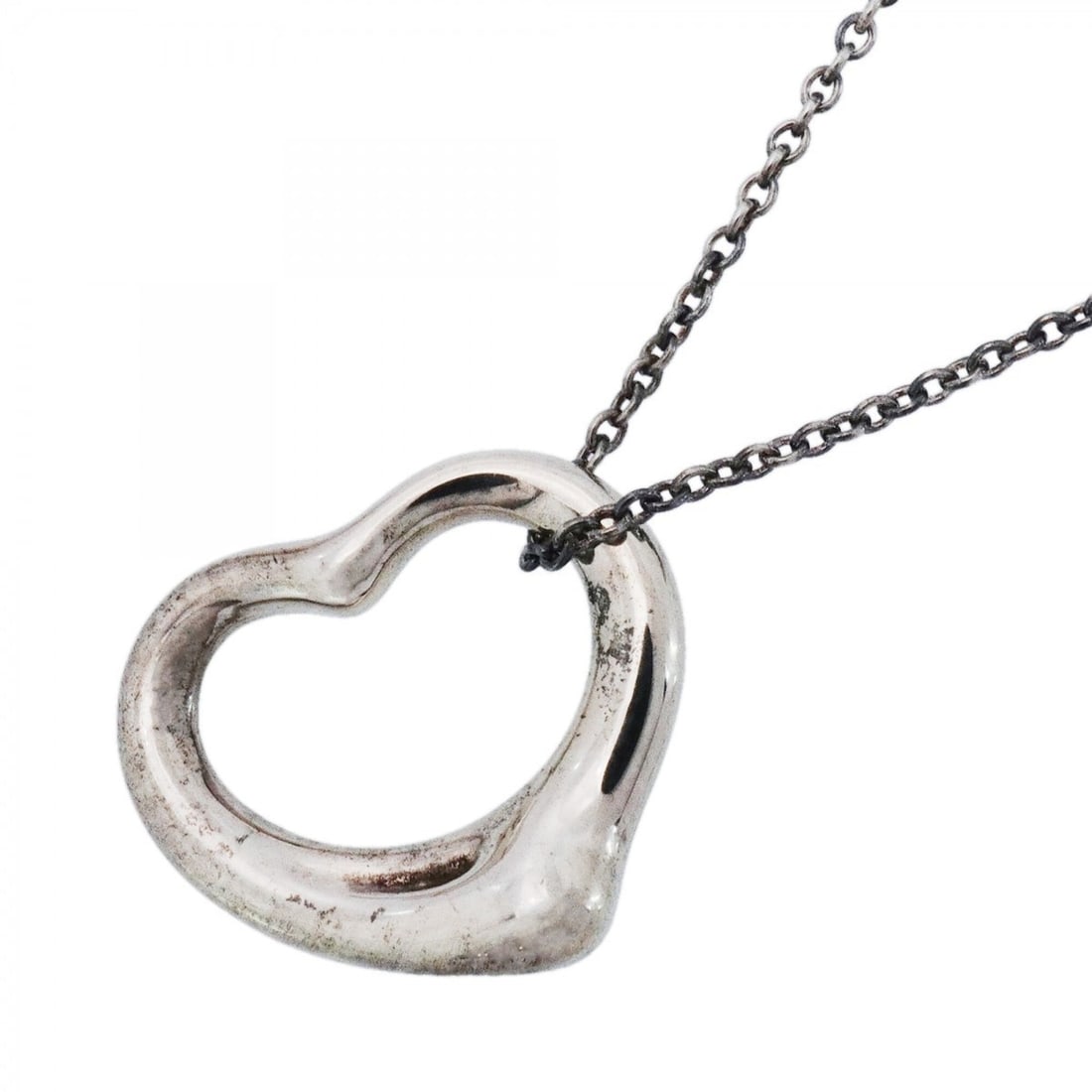 Tiffany & Co. Heart Necklace, Sterling Silver 925, Women's: --- Catalog ---Category: SizePendant Size: 13.6mm x 15.5mm / 0.53'' x 0.61''Neck Circumference: 41 cm / 16.14''Category: DesignGender: WomenMaterial: Silver 925Necklace Type: NecklaceCategory: General