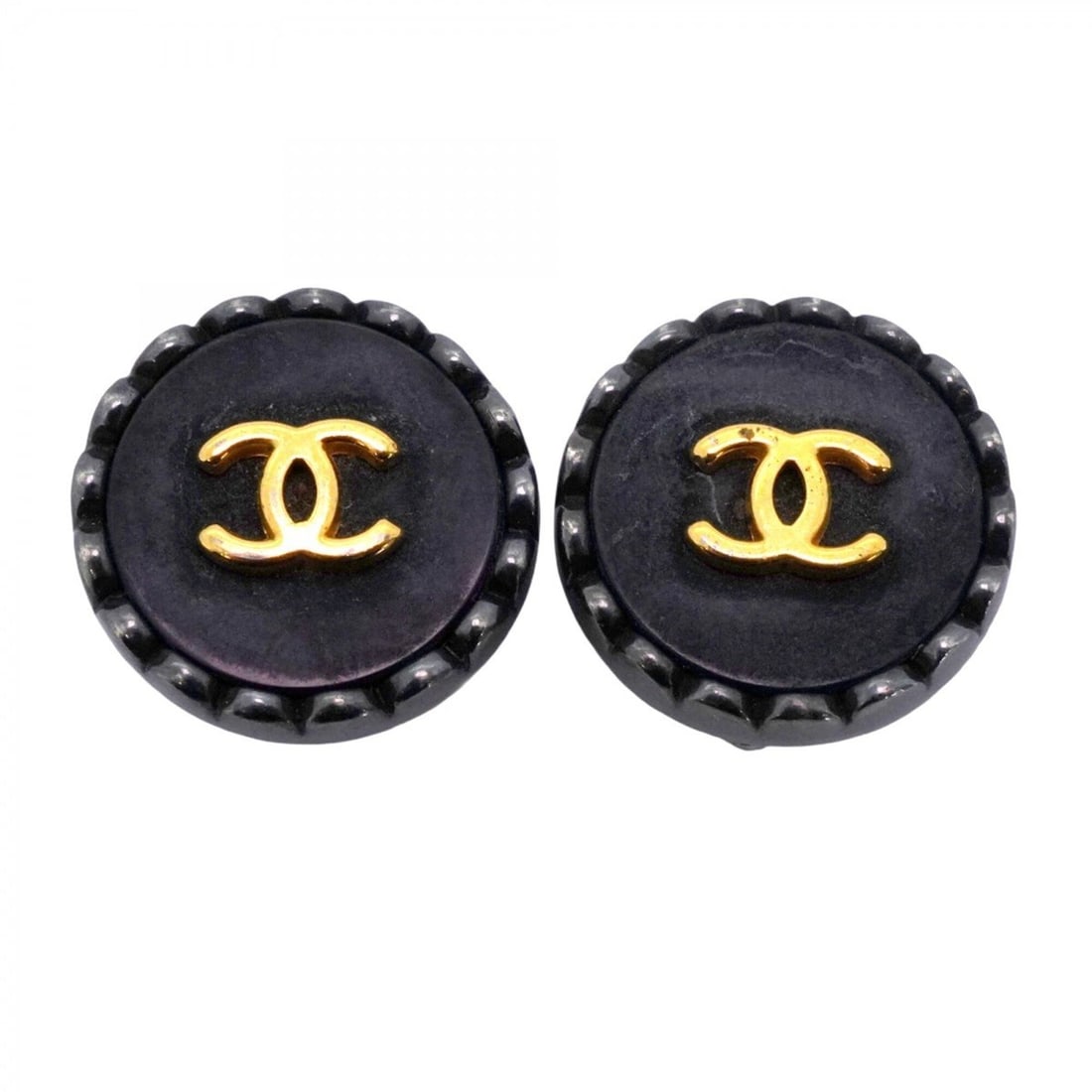Chanel Earrings, Coco Mark, Metal, Gold, Black, Women's: --- Catalog ---Category: SizeSize (HxWxD): 18.40mm x 18.60mm / 0.72'' x 0.73''Category: DesignType: Clip earringsColor: Black, GoldGender: WomenMaterial: MetalCategory: GeneralBrand: Chanel--- Item Li
