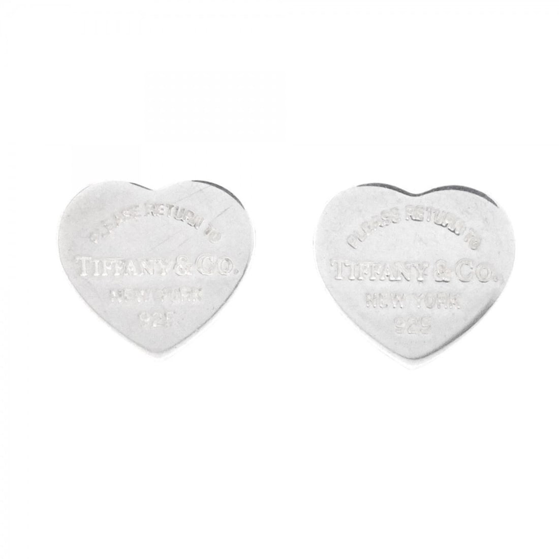 Tiffany & Co. Return to Heart Sterling Silver Earrings for Women: --- Catalog ---Category: SizeSize (HxWxD): 9.50mm x 10.10mm / 0.37'' x 0.40''Category: DesignType: Stud earringsGender: WomenMaterial: Silver 925Category: GeneralBrand: Tiffany--- Item List ---Section