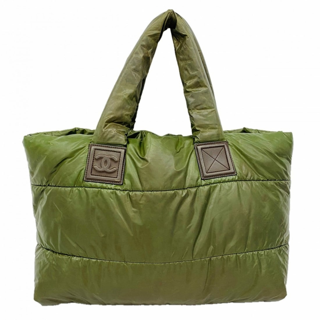 Chanel Coco Cocoon Nylon Tote Bag, Green, Women's, P2779866: --- Catalog ---Category: SizeSize (HxWxD): 31cm x 40cm x 19cm / 12.2'' x 15.74'' x 7.48''Category: DesignType: Tote bagColor: GreenGender: WomenMaterial: Nylon Hardware Color: SilverCategory: GeneralB
