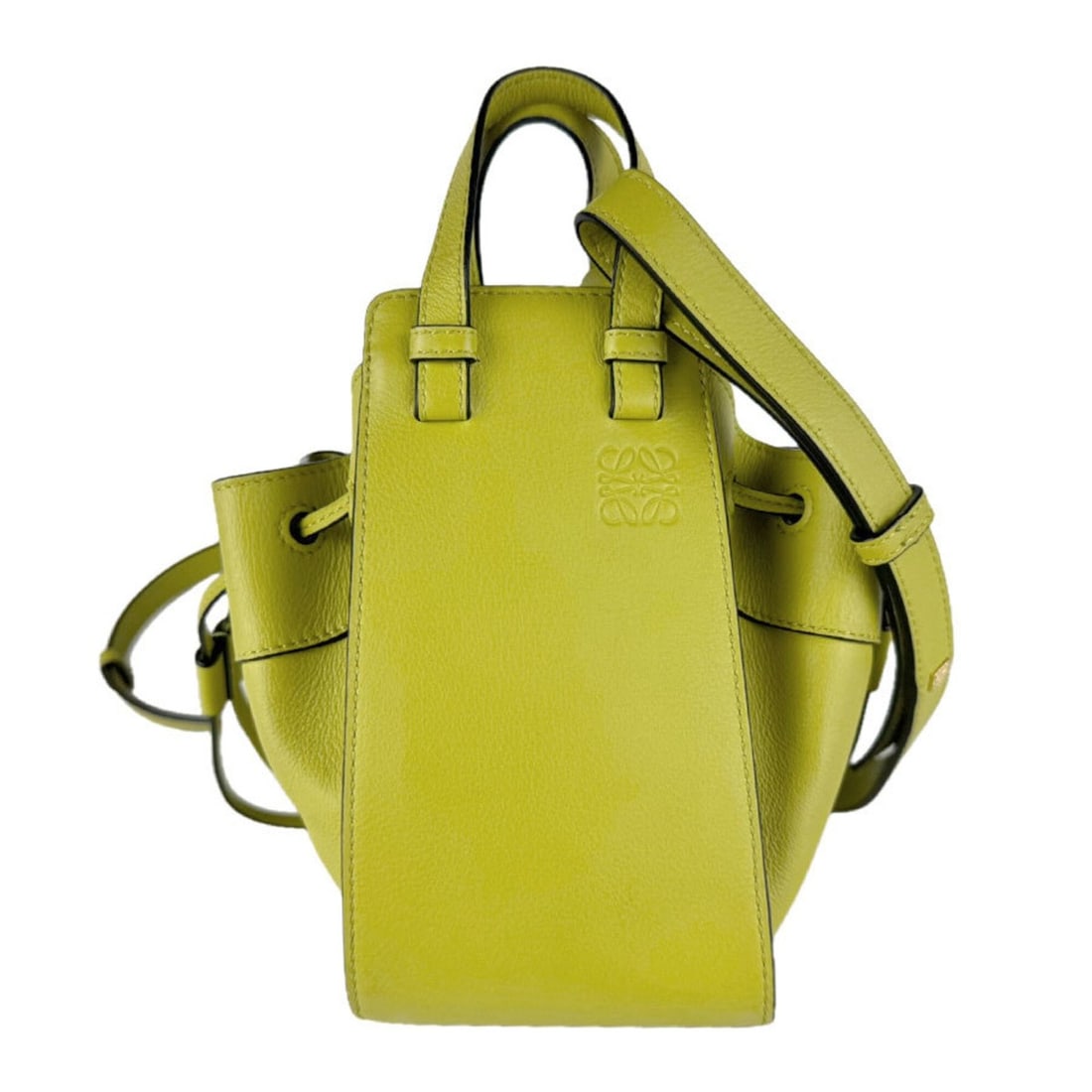 Loewe LOEWE Handbag, Crossbody Shoulder Bag, Hammock Mini, Leather, Yellow-Green, Gold, Women's: --- Catalog ---Category: SizeSize (HxWxD): 19cm x 11cm x 16cm / 7.48'' x 4.33'' x 6.29''Category: DesignType: HandbagColor: Green, YellowGender: WomenMaterial: Leather Category: GeneralBrand: LoeweCou