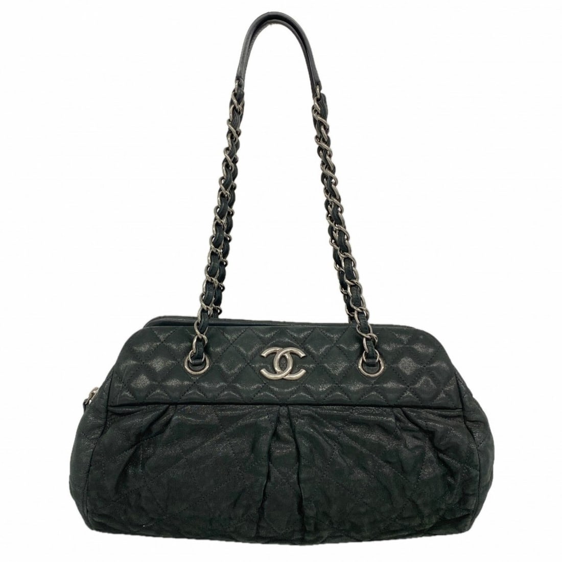 Chanel Matelassé Chain Shoulder Bag, Leather, Black, Women's: --- Catalog ---Category: SizeSize (HxWxD): 15cm x 34cm x 19cm / 5.9'' x 13.38'' x 7.48''Category: DesignType: Shoulder bagColor: BlackGender: WomenMaterial: Leather Hardware Color: SilverCategory: Gen