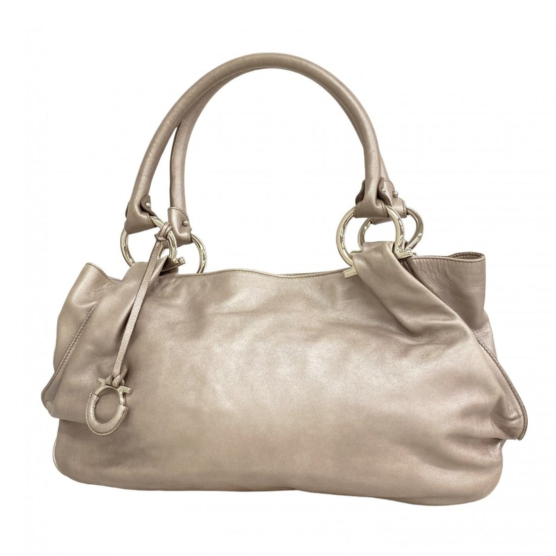 Salvatore Ferragamo Gancini Leather Handbag, Gray, Women's: --- Catalog ---Category: SizeSize (HxWxD): 23cm x 39cm x 6cm / 9.05'' x 15.35'' x 2.36''Category: DesignType: HandbagColor: GrayGender: WomenMaterial: Leather Hardware Color: SilverCategory: GeneralBr