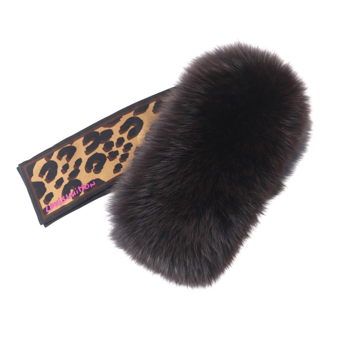 LOUIS VUITTON 403474 100% Silk Band Fleur Leopard Fox Fur Tippet Scarf Brown Made in Italy Women's: --- Catalog ---Category: SizeSize (LxW): 1.19m x 16cm / 46.85'' x 6.29''Category: DesignType: TippetColor: BrownGender: WomenMaterial: Fur , Silk Category: GeneralBrand: Louis VuittonCountry of Origin