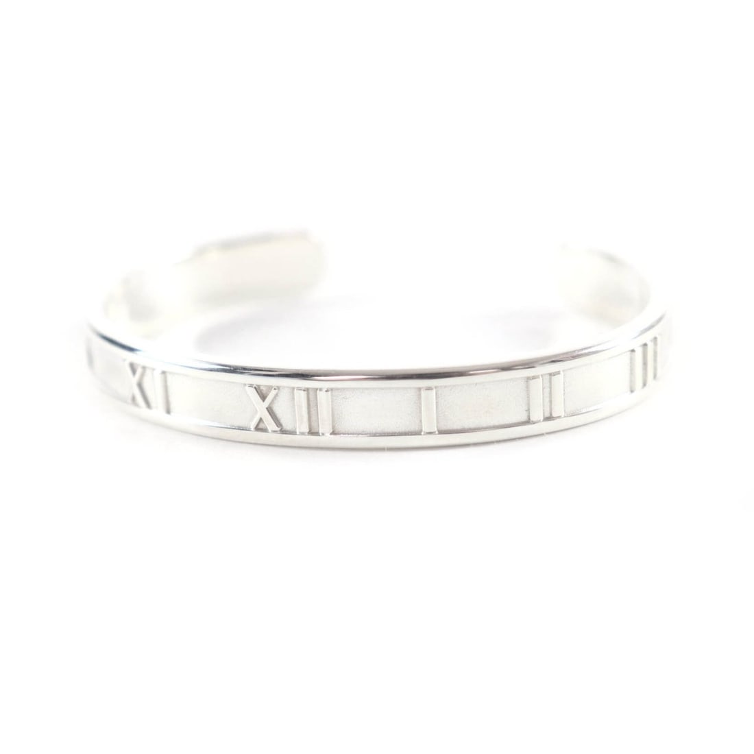 TIFFANY&Co. Tiffany 925 Atlas Open Bangle Bracelet, Silver, Made in Italy, Weight: 22.2g, Women's: --- Catalog ---Category: SizeWidth: 7mm / 0.27''Length: 12.5cm / 4.92''Weight: 22.2g / 0.78oz.Category: DesignType: BangleColor: SilverGender: WomenMaterial: Silver 925Category: GeneralLine: AtlasBran