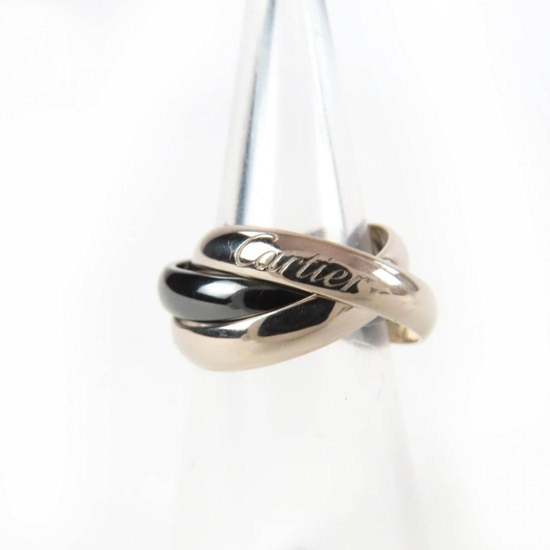 Cartier UO2095 Trinity Ring Classic 750 (WG) Ceramic Ring, White Gold, Size 48, Weight 6.5g, Women's: --- Catalog ---Category: SizeWidth: 10mm / 0.39''Weight: 6.5g / 0.22oz.JP Size: 6US Size: 3.5Category: DesignType: Band ringColor: White goldGender: WomenMaterial: Ceramic, White gold (18K)Category: G
