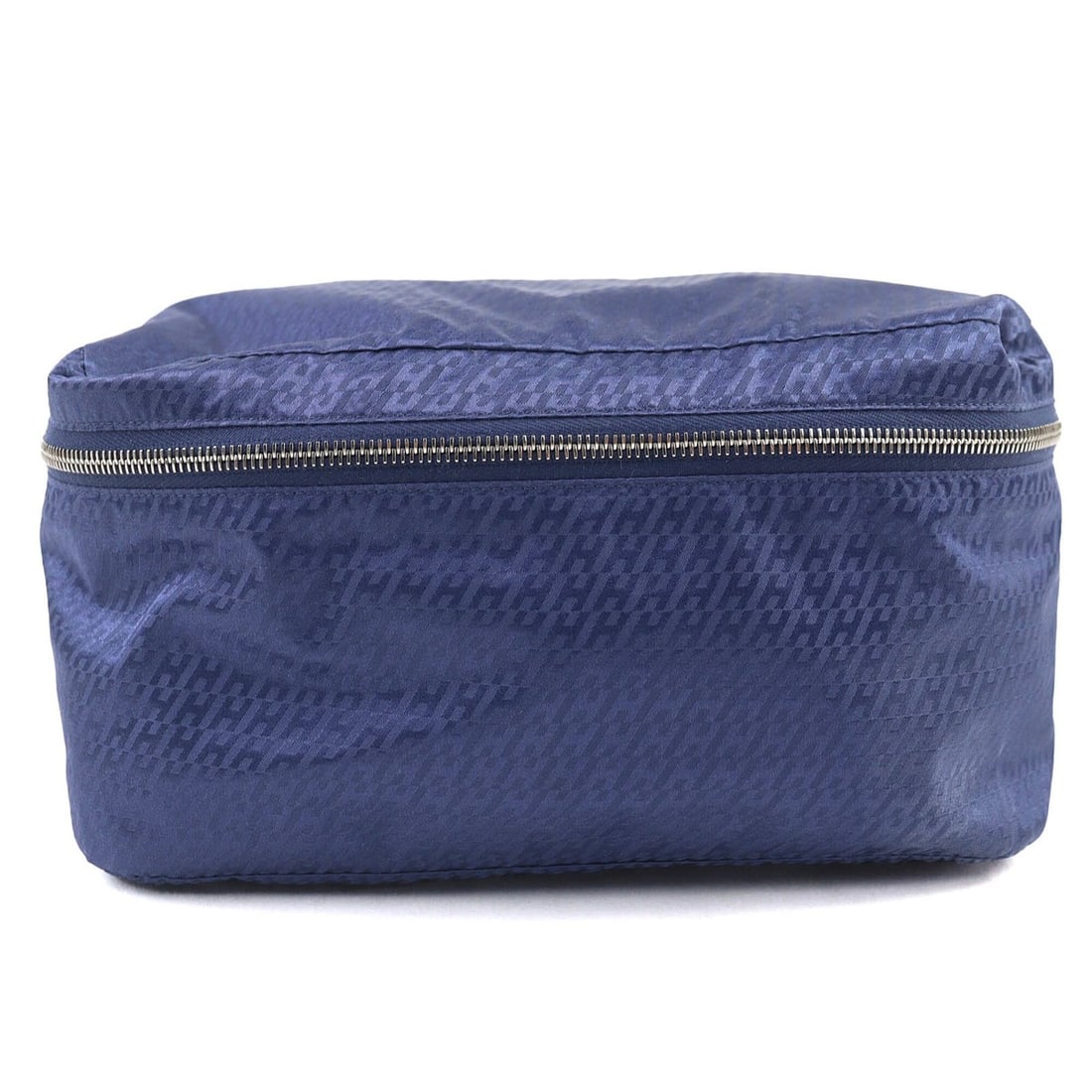HERMES Hermes Wousse de Voyage PM 100% Silk Pouch, Blue, B Stamp, Made in France, Women's, Highly: --- Catalog ---Category: SizeSize (HxWxD): 10cm x 20cm x 13cm / 3.93'' x 7.87'' x 5.11''Category: DesignType: PouchColor: BlueGender: WomenClosure: ZipperMaterial: Silk 100%Category: GeneralBrand: Her