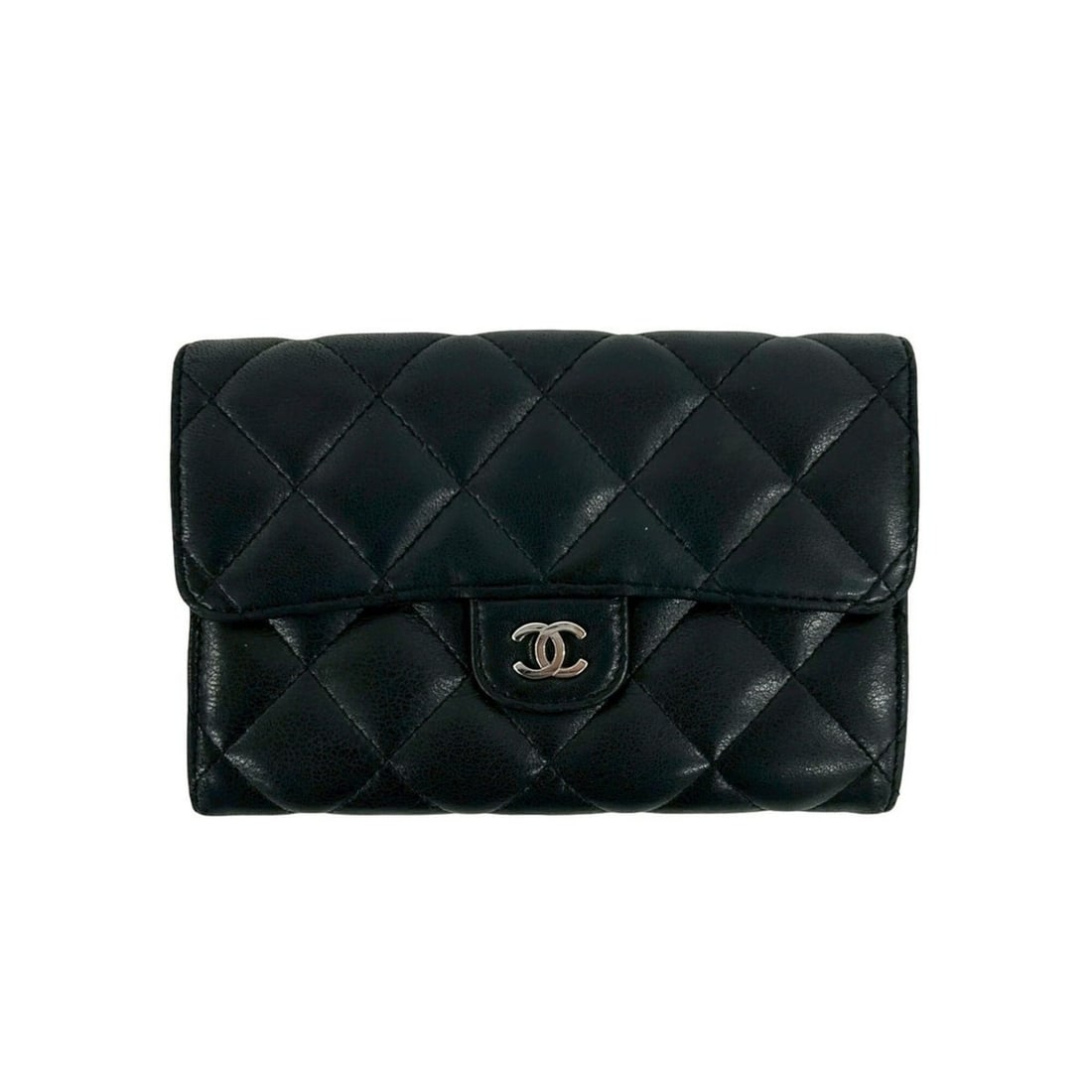 CHANEL Matelassé Coco Mark Lambskin Leather Bi-fold Wallet, Black, 72367: --- Catalog ---Category: SizeSize (HxWxD): 10cm x 15cm x 2cm / 3.93'' x 5.9'' x 0.78''Category: DesignType: Wallet (bi-fold)Color: BlackGender: WomenMaterial: Leather Leather/Fur Type: LambskinCategor