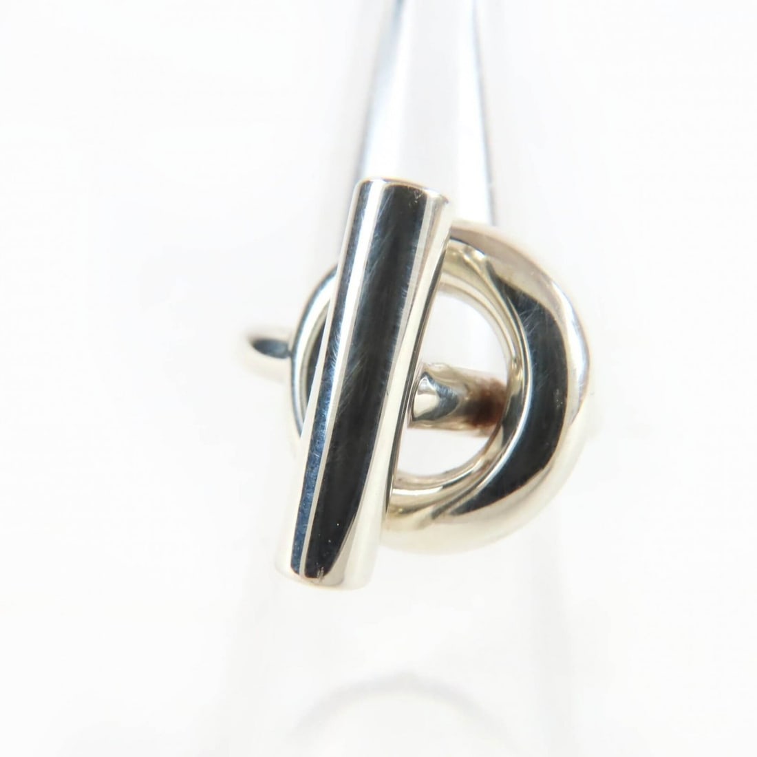 HERMES Echappé MM 925 Ring, 2024 Model, Silver, Size 48, with Case, Made in Italy, Weight 9.6g,: --- Catalog ---Category: SizeWidth: 3mm / 0.12''Weight: 9.6g / 0.33oz.JP Size: 8US Size: 4.5Category: DesignType: Band ringColor: SilverGender: WomenMaterial: Silver 925Category: GeneralBrand: HermesC