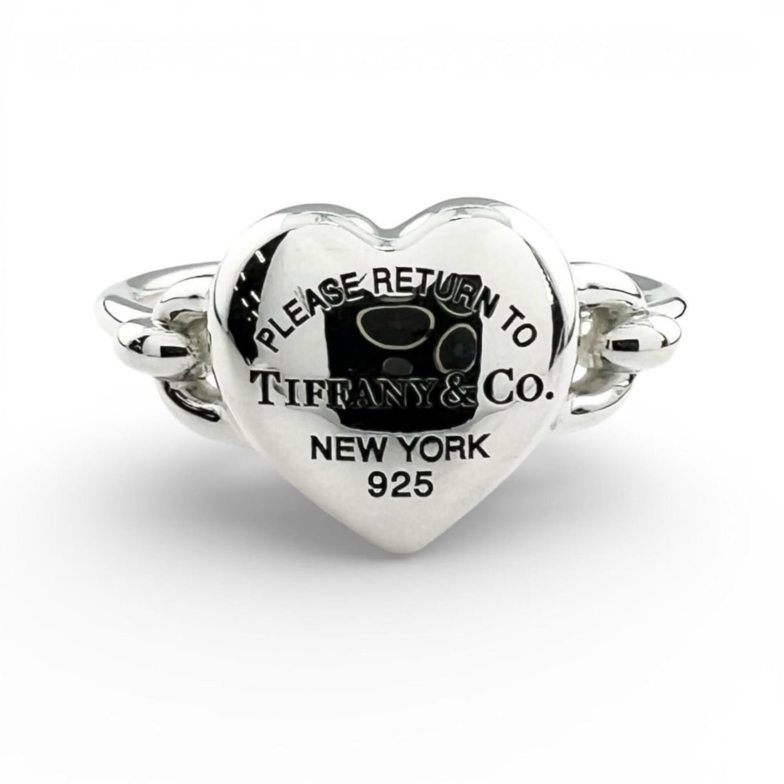 TIFFANY&Co. Tiffany & Co. Return to Full Heart Ring AG925 Current Model Silver 18k Made in Italy: --- Catalog ---Category: SizeWidth: 1mm / 0.04''Weight: 5g / 0.17oz.JP Size: 18US Size: 9Category: DesignType: Band ringColor: SilverGender: MenMaterial: Silver 925Category: GeneralLine: HeartBrand: T