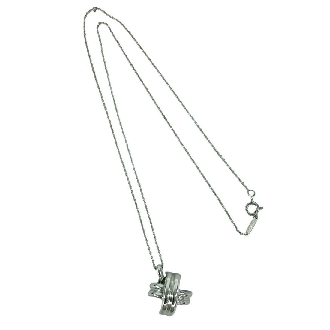 TIFFANY&Co. Tiffany Signature Sterling Silver 925 Necklace Pendant Choker Accessory 29514: --- Catalog ---Category: SizePendant Size: 15mm x 12mm / 0.59'' x 0.47''Neck Circumference: 41 cm / 16.14''Category: DesignColor: SilverGender: WomenMaterial: Silver 925Pendant Type: PendantNecklace T