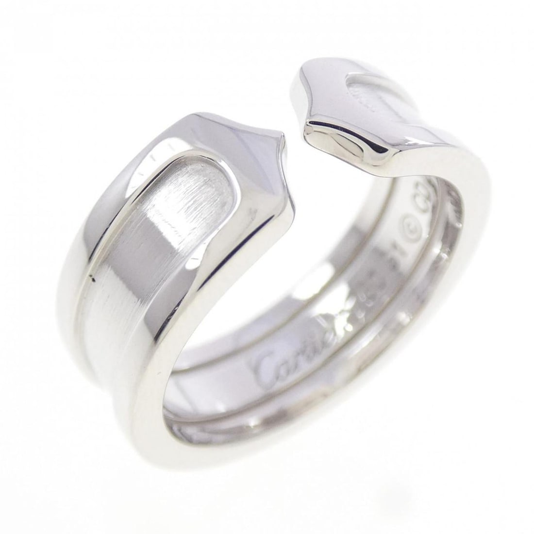 Cartier C2 Small Ring: --- Catalog ---Category: SizeWidth: 6.4mm / 0.25''Weight: 7.8g / 0.27oz.JP Size: 11US Size: 6Category: DesignType: Band ringGender: WomenMaterial: White gold (18K)Category: GeneralLine: C2Brand: Carti