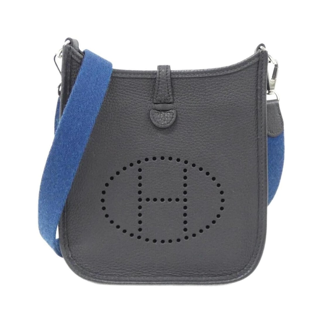 Hermes Evelyne Amazon 16cm 069426CK Shoulder Bag: --- Catalog ---Category: SizeSize (HxWxD): 18cm x 17cm x 5.5cm / 7.08'' x 6.69'' x 2.16''Category: DesignType: Shoulder bagColor: Blue, Deep blueGender: Women,MenMaterial: Taurillon clemence leather C