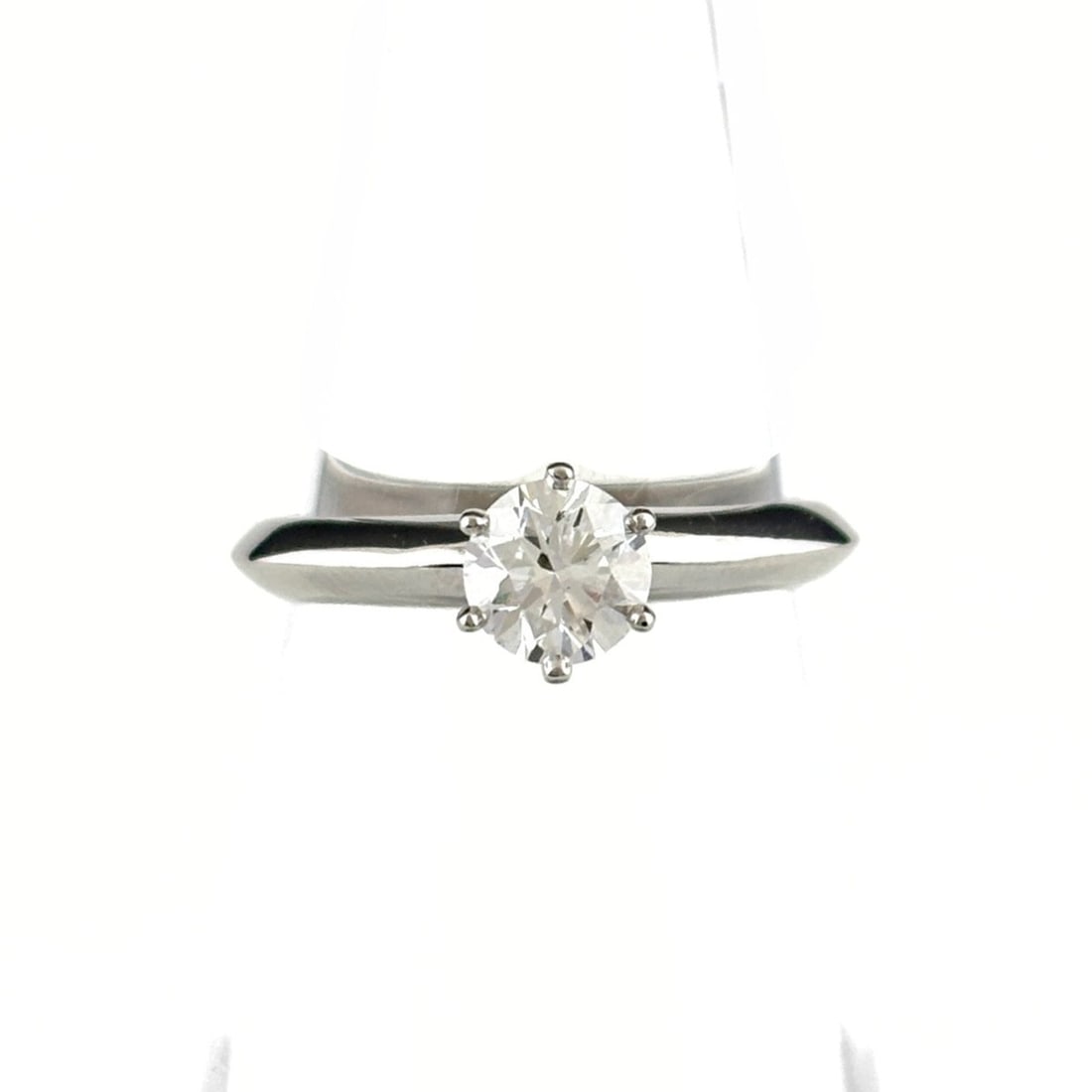 Tiffany & Co. Solitaire Ring, Platinum, 1-Piece Pt950, Diamond, Women's: --- Catalog ---Category: SizeJP Size: 7US Size: 4Category: DesignType: Band ringGender: WomenMaterial: Platinum 950Category: GeneralBrand: Tiffany--- Item List ---Section: ConditionRanking: Rank AB Us