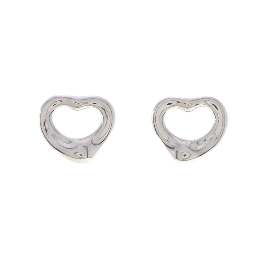 Tiffany Open Heart Earrings: --- Catalog ---Category: SizeSize (HxWxD): 9.90mm x 11.20mm / 0.39'' x 0.44''Category: DesignType: Stud earringsGender: WomenMaterial: Silver 925Category: GeneralBrand: Tiffany--- Item List ---Section
