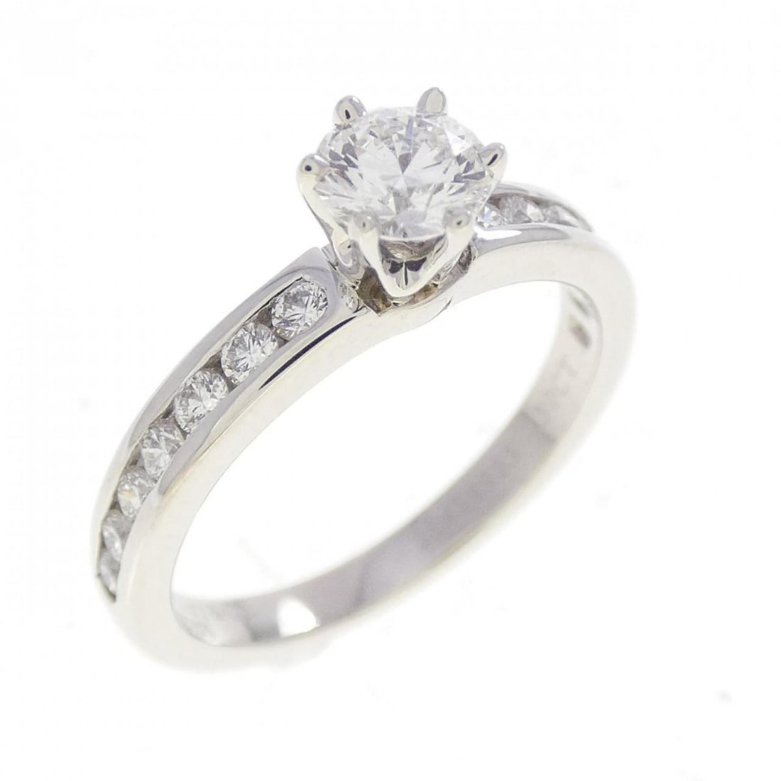 Tiffany & Co. Solitaire Channel Setting Ring 0.30 CT: --- Catalog ---Category: SizeWeight: 3.5g / 0.12oz.JP Size: 7US Size: 4Category: DesignType: Band ringStone: DiamondGender: WomenMaterial: Platinum 950Weight (ct.): 0.30Category: GeneralBrand: Tiffany