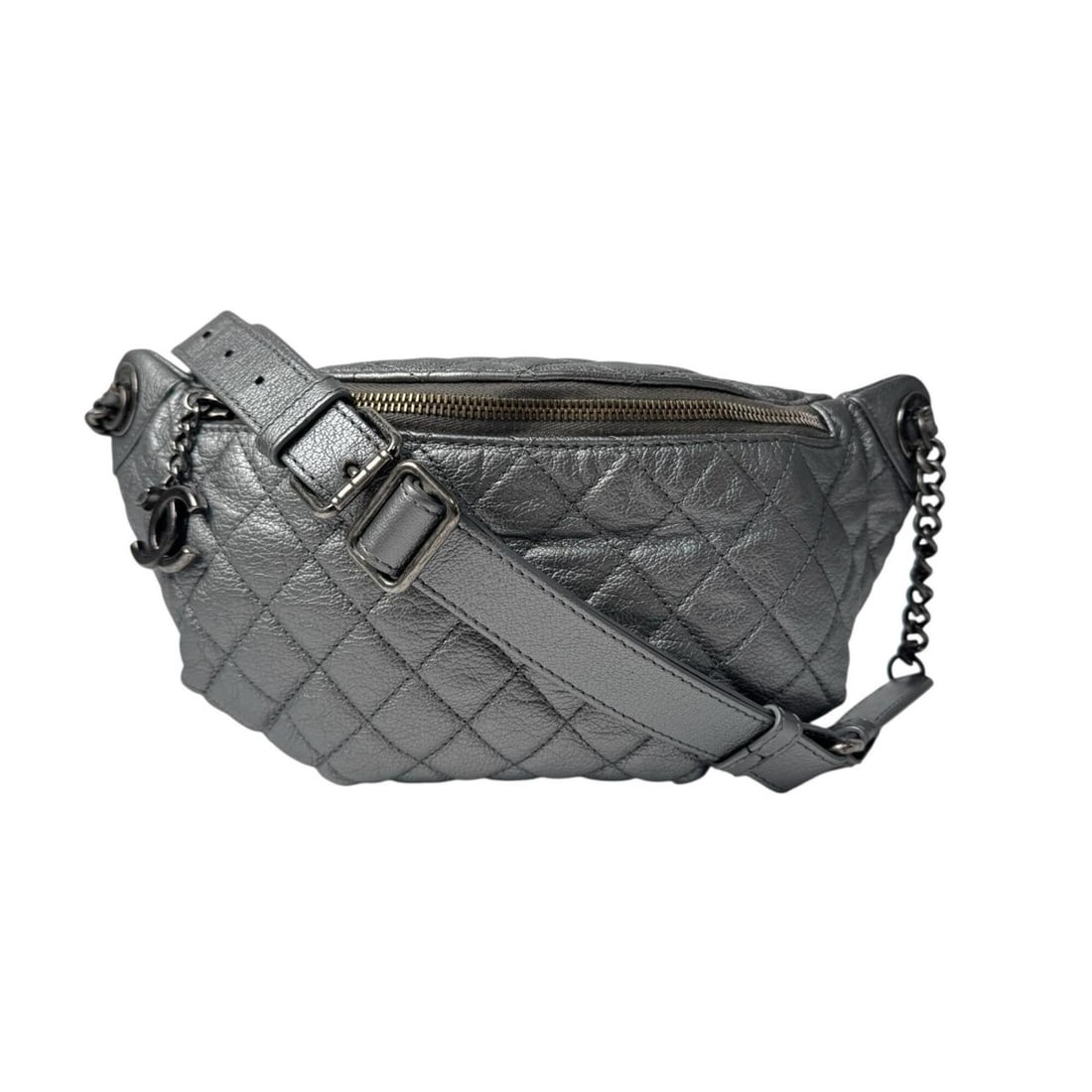 Chanel CHANEL Waist Bag Body Silver Leather Serial Number 19 Series A94102 Women's: --- Catalog ---Category: SizeSize (HxWxD): 13cm x 21cm x 3cm / 5.11'' x 8.26'' x 1.18''Category: DesignType: Fanny packColor: SilverGender: WomenMaterial: Leather Category: GeneralBrand: Chanel--- Ite