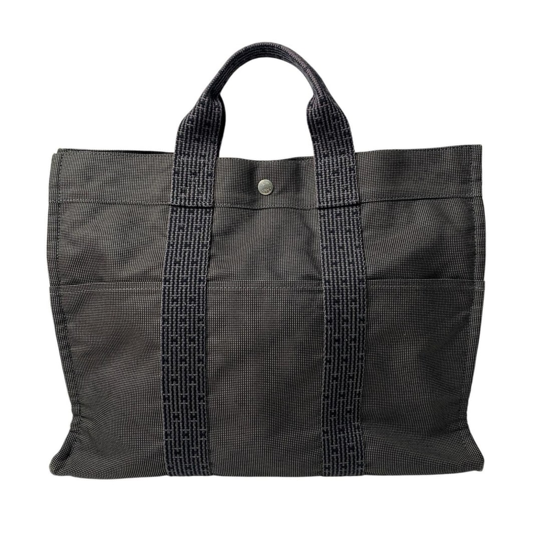Hermes Herline Tote Bag with 2 Keys and Padlock #102 Women's: --- Catalog ---Category: SizeSize (HxWxD): 31cm x 40cm x 11cm / 12.2'' x 15.74'' x 4.33''Category: DesignType: Tote bagColor: GrayGender: WomenMaterial: Canvas Category: GeneralBrand: Hermes--- Item L