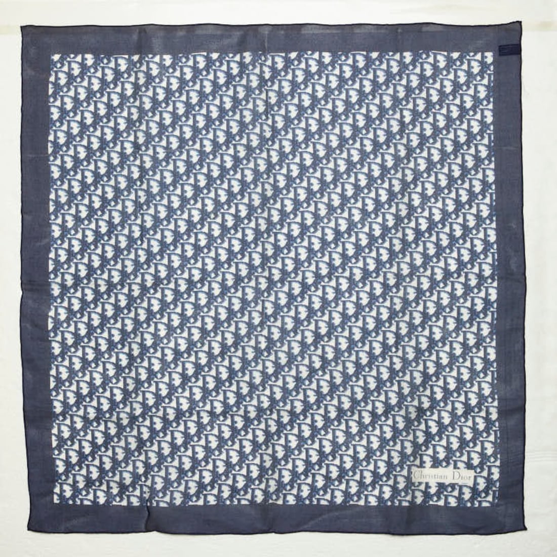 Christian Dior Dior Trotter Scarf Muffler Navy Silk Women's: --- Catalog ---Category: SizeSize (LxW): 78cm x 76cm / 30.7'' x 29.92''Category: DesignType: ScarfColor: NavyGender: WomenMaterial: Silk Category: GeneralBrand: Christian Dior--- Item List ---Section: