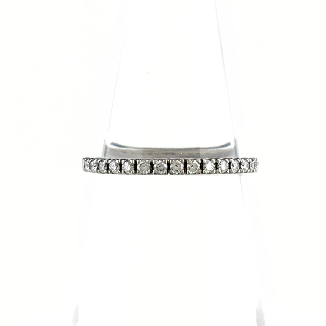 BVLGARI Small Diamond Design Ring, 750 Ring for Women: --- Catalog ---Category: SizeWeight: 1.6g / 0.05oz.JP Size: 7.5US Size: 4Category: DesignType: Band ringStone: DiamondGender: WomenMetal Purity: 18KCategory: GeneralBrand: Bvlgari--- Item List ---Sect