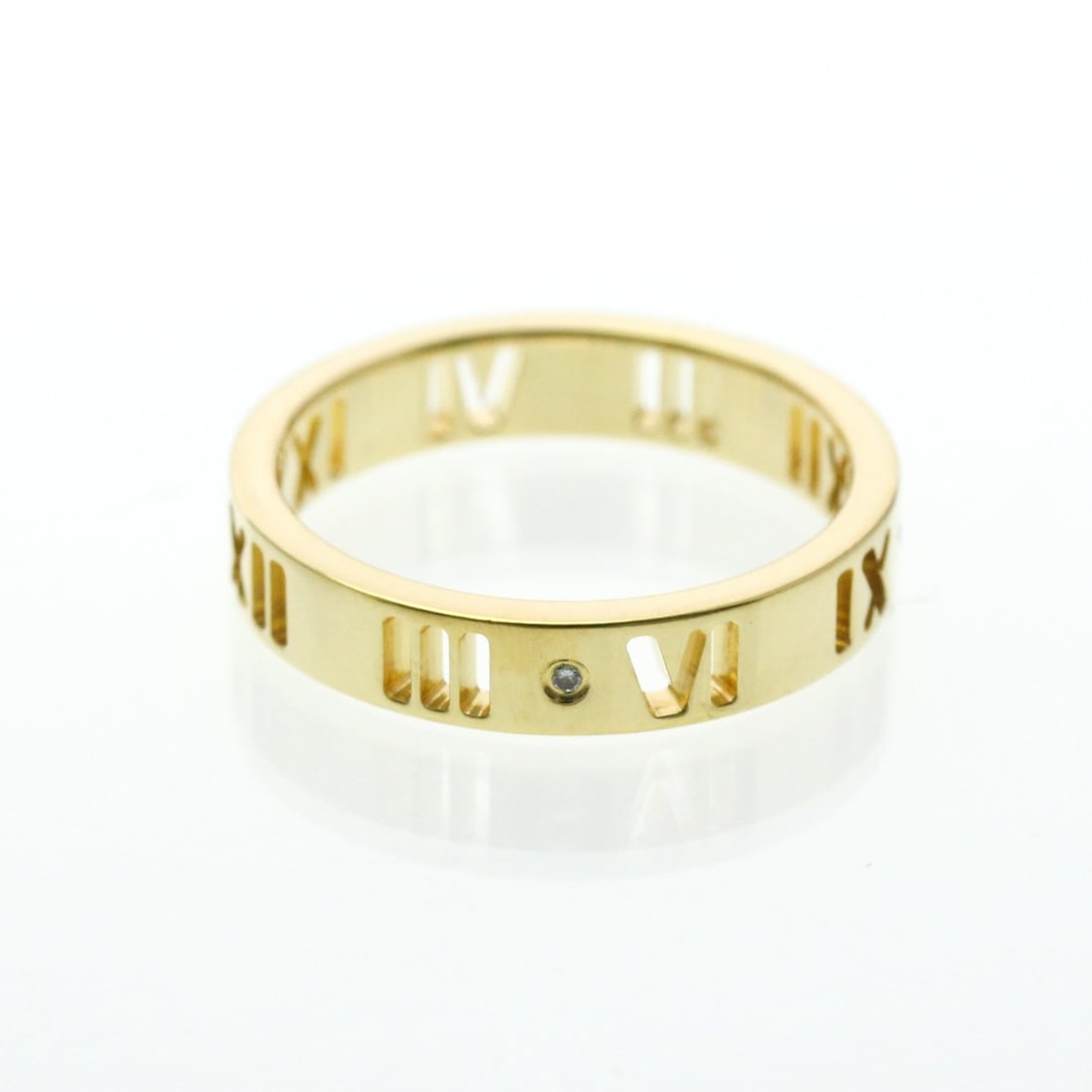 Tiffany Atlas Pierced Ring Yellow Gold (18K) Fashion Diamond Band Ring Gold: --- Catalog ---Category: SizeWidth: 3.5mm / 0.14''Weight: 23.6g / 0.83oz.JP Size: 9US Size: 5Category: DesignType: Band ringColor: GoldMetal: GoldStone: DiamondStyle: FashionGender: Men,WomenMaterial: