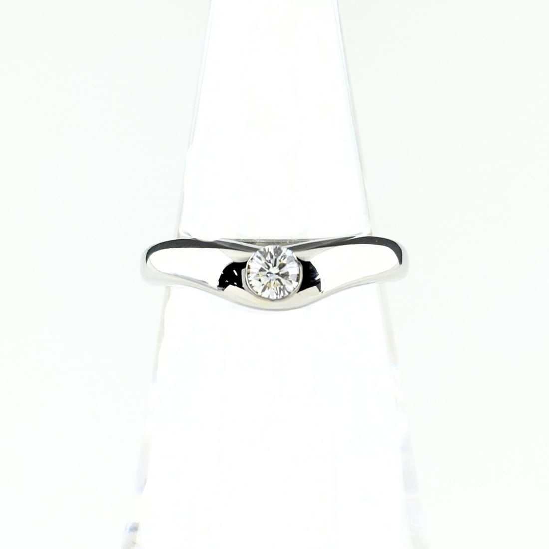Tiffany & Co. Curved Band Ring, Platinum Elsa Peretti Design, Pt950, Diamond, Women's Ring: --- Catalog ---Category: PackNumber in Pack: 1Category: SizeWidth: 5.1mm / 0.2''Weight: 6g / 0.21oz.JP Size: 9US Size: 5Category: DesignType: Band ringColor: SilverMetal: PlatinumStone: DiamondGender: