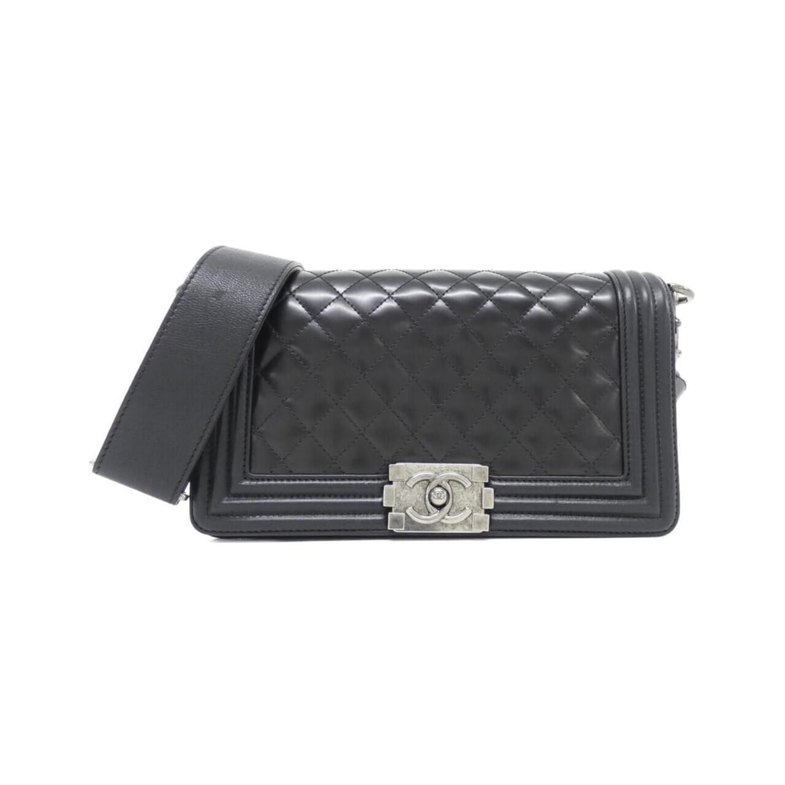 Chanel Boy line shoulder bag: --- Catalog ---Category: SizeSize (HxWxD): 14.5cm x 25cm x 7cm / 5.7'' x 9.84'' x 2.75''Category: DesignType: Shoulder bagColor: BlackGender: WomenMaterial: Leather Category: GeneralBrand: Chanel--- I