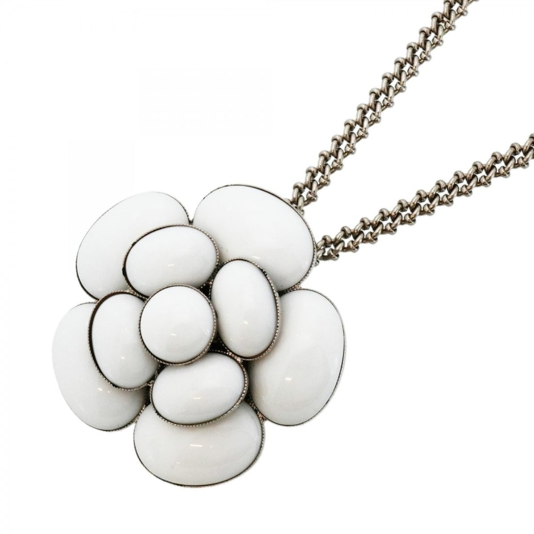 Chanel Camellia Necklace, Metal, Silver, White, Women's: --- Catalog ---Category: SizePendant Size: 56.4mm x 57.5mm / 2.22'' x 2.26''Neck Circumference: 43 cm - 48 cm / 16.92'' - 18.89''Category: DesignColor: Silver, WhiteGender: WomenMaterial: MetalNecklac