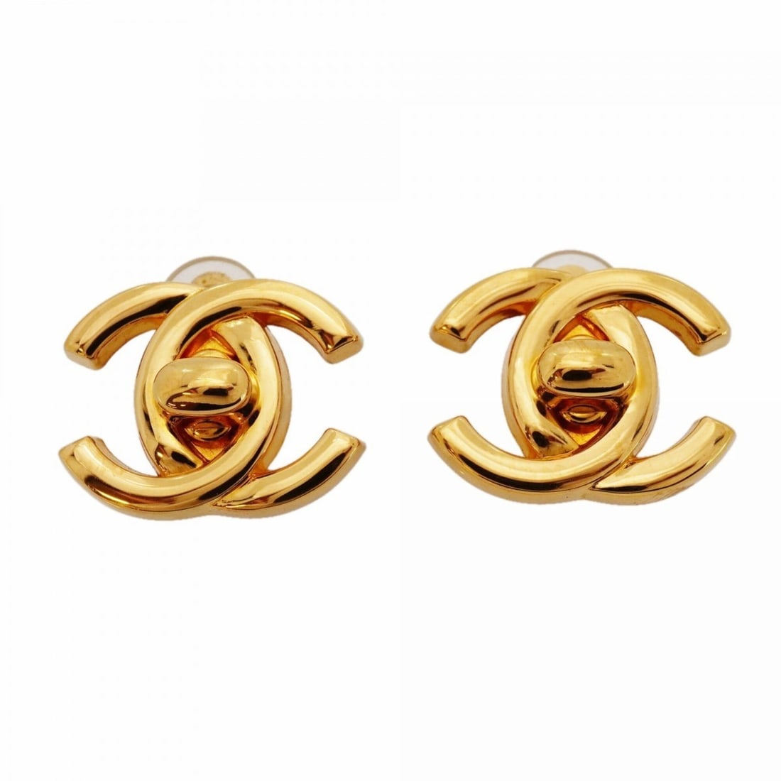 Chanel earrings, Coco Mark, turnlock, GP plated, gold, women's.: --- Catalog ---Category: SizeSize (HxWxD): 17.50mm x 22.00mm / 0.69'' x 0.87''Category: DesignType: Clip earringsColor: GoldGender: WomenMaterial: Gold platingCategory: GeneralBrand: Chanel--- Item Li