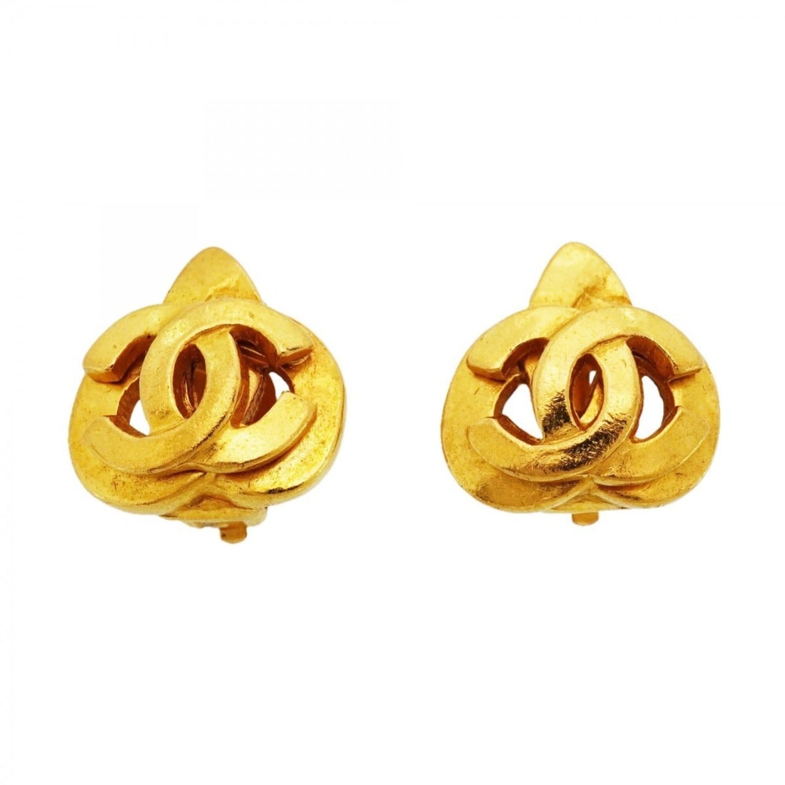 Chanel earrings, Coco Mark, GP plated, gold, women's.: --- Catalog ---Category: SizeSize (HxWxD): 19.00mm x 18.50mm / 0.75'' x 0.73''Category: DesignType: Clip earringsColor: GoldGender: WomenMaterial: Gold platingCategory: GeneralBrand: Chanel--- Item Li