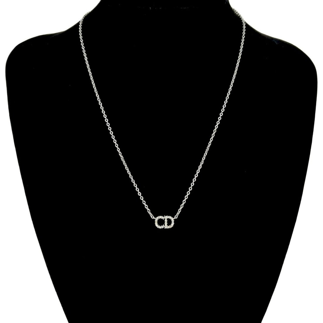 Christian Dior Dior Claire D Lune Plated Necklace Pendant Accessory Silver 47254: --- Catalog ---Category: SizePendant Size: 7mm x 10mm / 0.27'' x 0.39''Neck Circumference: 50 cm / 19.68''Category: DesignColor: SilverGender: WomenMaterial: AlloyPendant Type: PendantNecklace Type: N