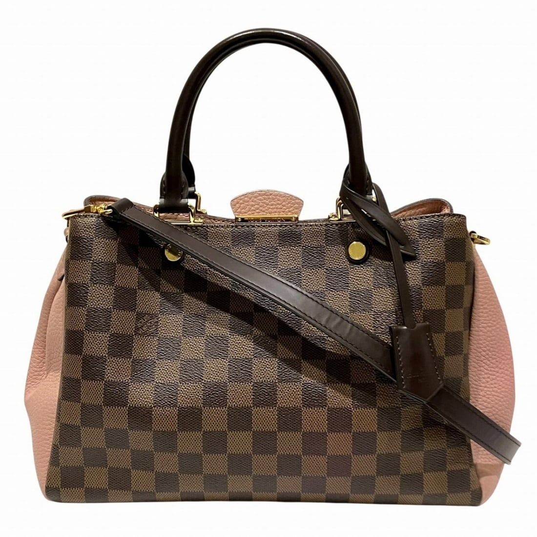 Louis Vuitton Brittany handbag, Monogram canvas.: --- Catalog ---Category: SizeSize (HxWxD): 21cm x 14cm / 8.26'' x 5.51''Strap Length: 90cm / 35.43''Handle Length: 32cm / 12.59''Category: DesignType: HandbagColor: Brown, MagnoliaGender: WomenClosure