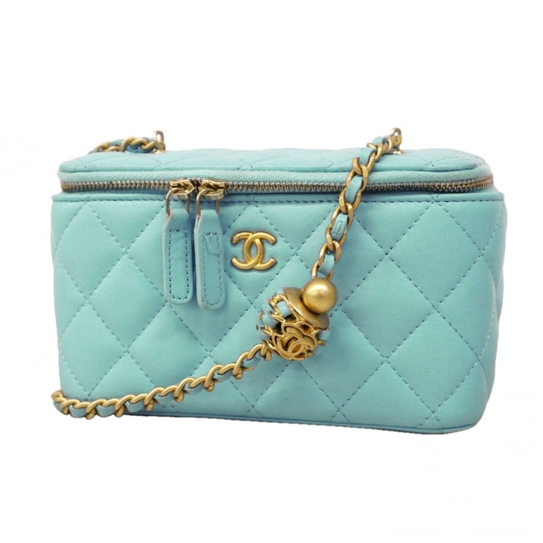 Chanel Matelassé Chain Shoulder Bag, Lambskin, Sky Blue, Women's: --- Catalog ---Category: SizeSize (HxWxD): 9.5cm x 16cm x 8cm / 3.74'' x 6.29'' x 3.14''Category: DesignType: Shoulder bagColor: Sky blueGender: WomenMaterial: Leather Hardware Color: GoldLeather/Fur 
