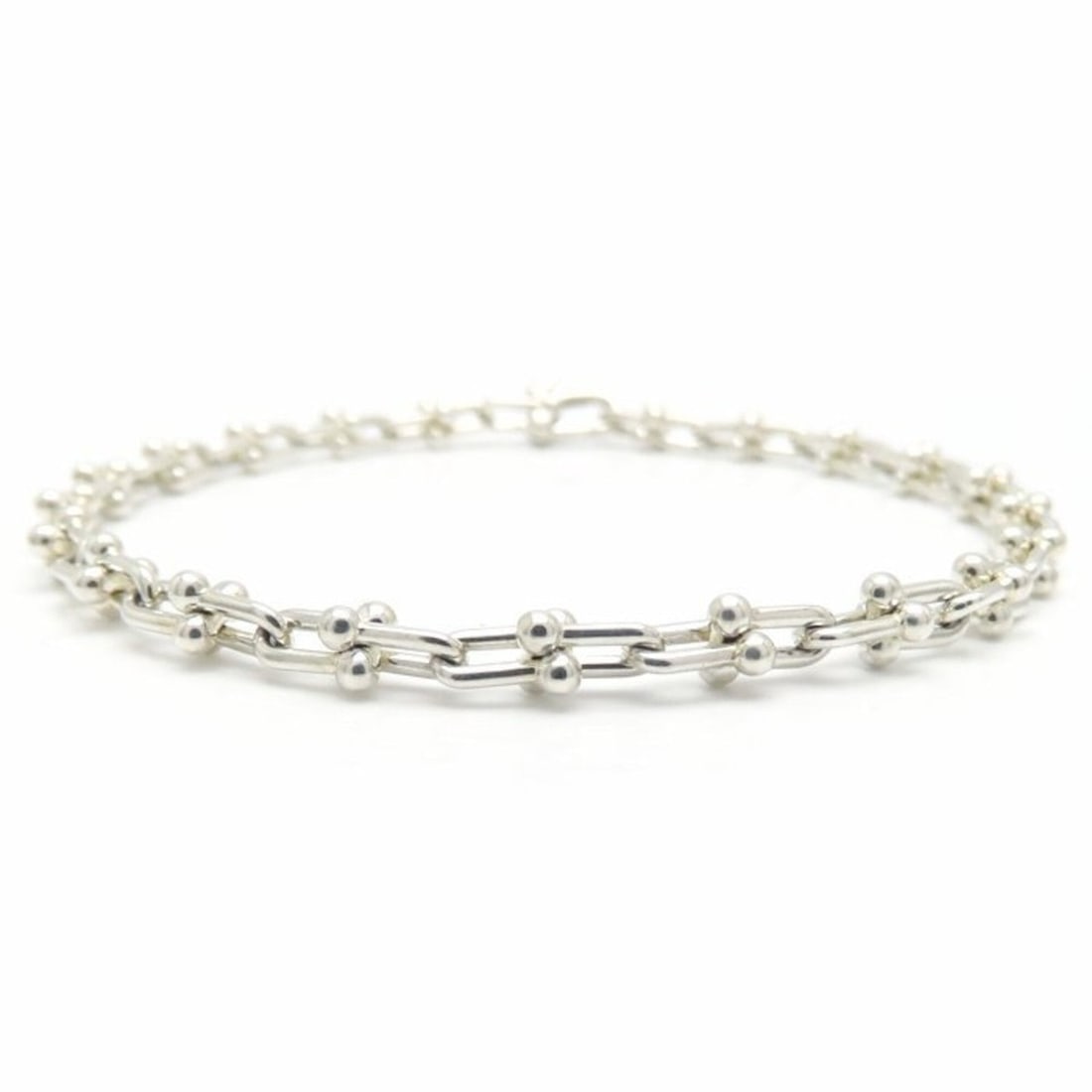 TIFFANY&Co. Tiffany HardWear Microlink Bracelet 18cm SV925 Women's 295446: --- Catalog ---Category: SizeWidth: 4.2mm / 0.16''Length: 17cm / 6.69''Weight: 6.6g / 0.23oz.Total Length: 18cm / 7.08''Category: DesignType: Link braceletGender: WomenMaterial: Silver 925Category: Ge