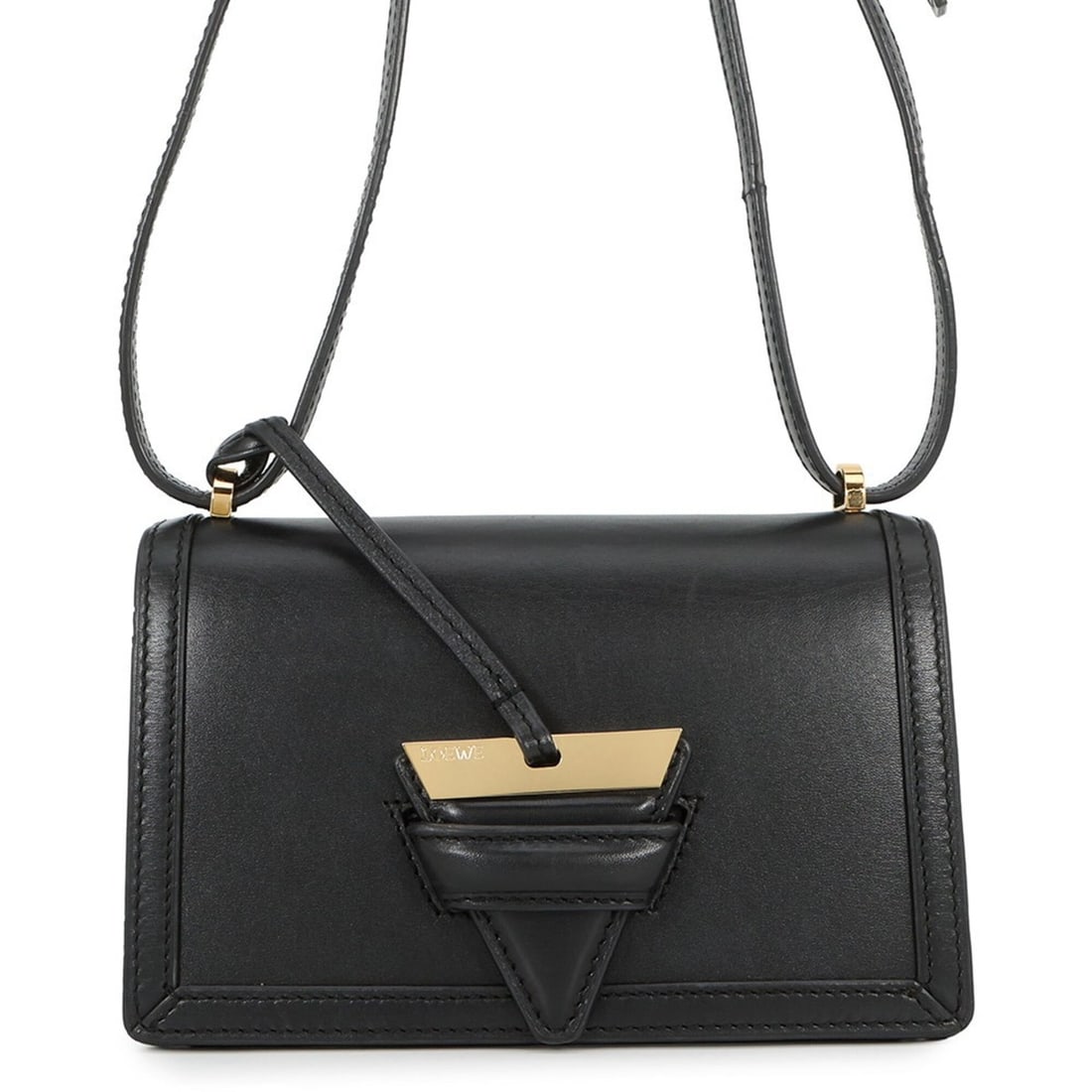 Loewe Shoulder Bag Barcelona Leather 302.74NP39 LOEWE Black Handbag: --- Catalog ---Category: SizeWeight: 270g / 9.52oz.Size (HxWxD): 11.5cm x 18.5cm x 6.5cm / 4.52'' x 7.28'' x 2.55''Strap Length: 103cm - 122cm / 40.55'' - 48.03''Category: DesignType: Handbag, Shoulde
