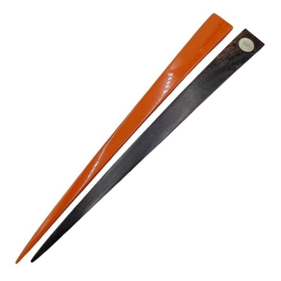 HERMES hair ornament, Sellier, orange, black wood, lacquered women's accessory.: --- Catalog ---Category: SizeSize (LxW): 15cm / 5.9''Category: DesignType: KanzashiColor: Black, OrangeGender: WomenMaterial: Lacquer, WoodCategory: GeneralBrand: Hermes--- Item List ---Section: Condi