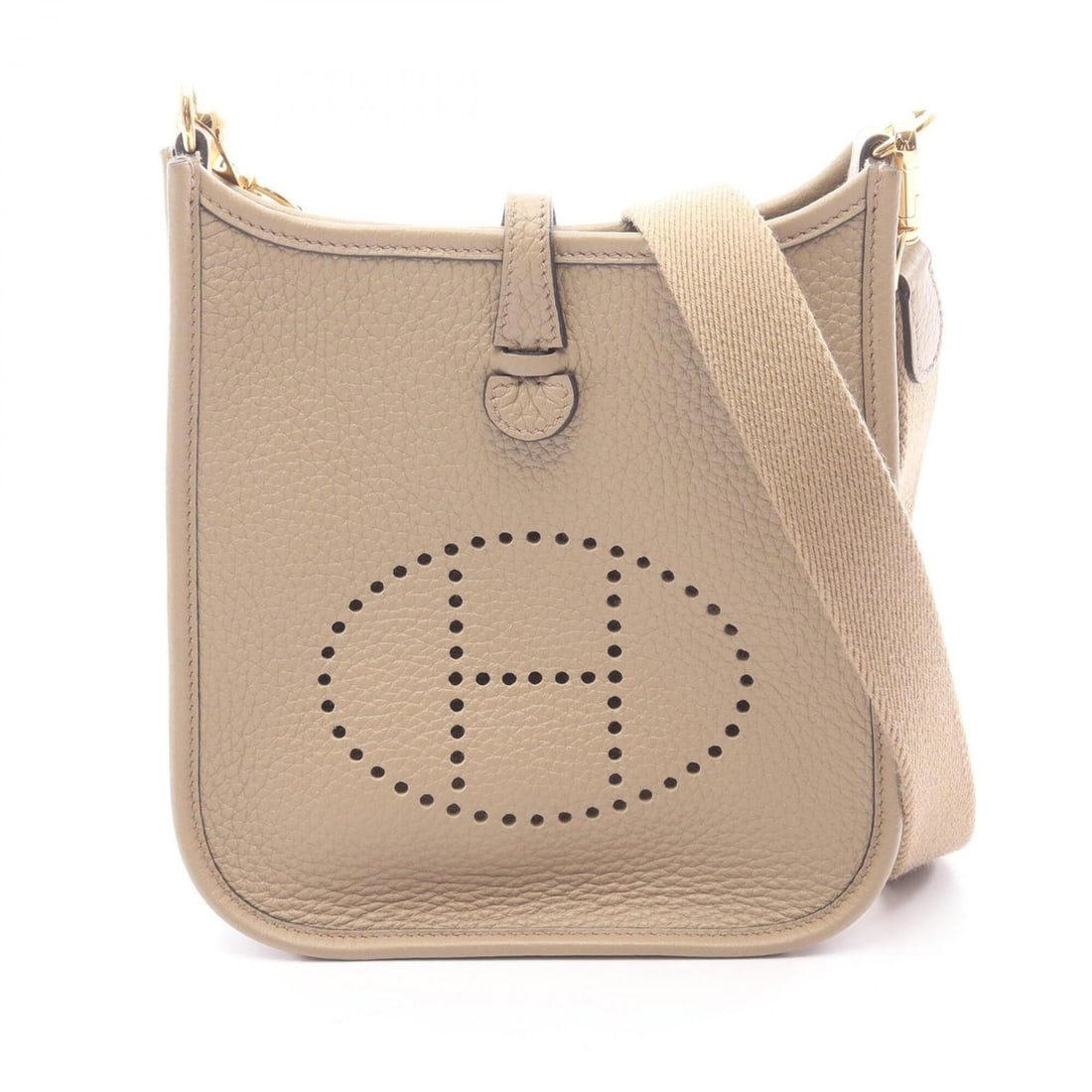 Hermes Evelyne Amazon TPM Shoulder Bag/Handbag, Leather, Taurillon Clemence, Beige.: --- Catalog ---Category: SizeSize (HxWxD): 18cm x 16.5cm x 5.5cm / 7.08'' x 6.49'' x 2.16''Category: DesignType: Handbag, Shoulder bagColor: BeigeGender: WomenMaterial: Leather Leather/Fur Type: Tauri